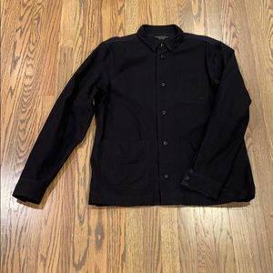 Men’s lightweight shirt and jacket.